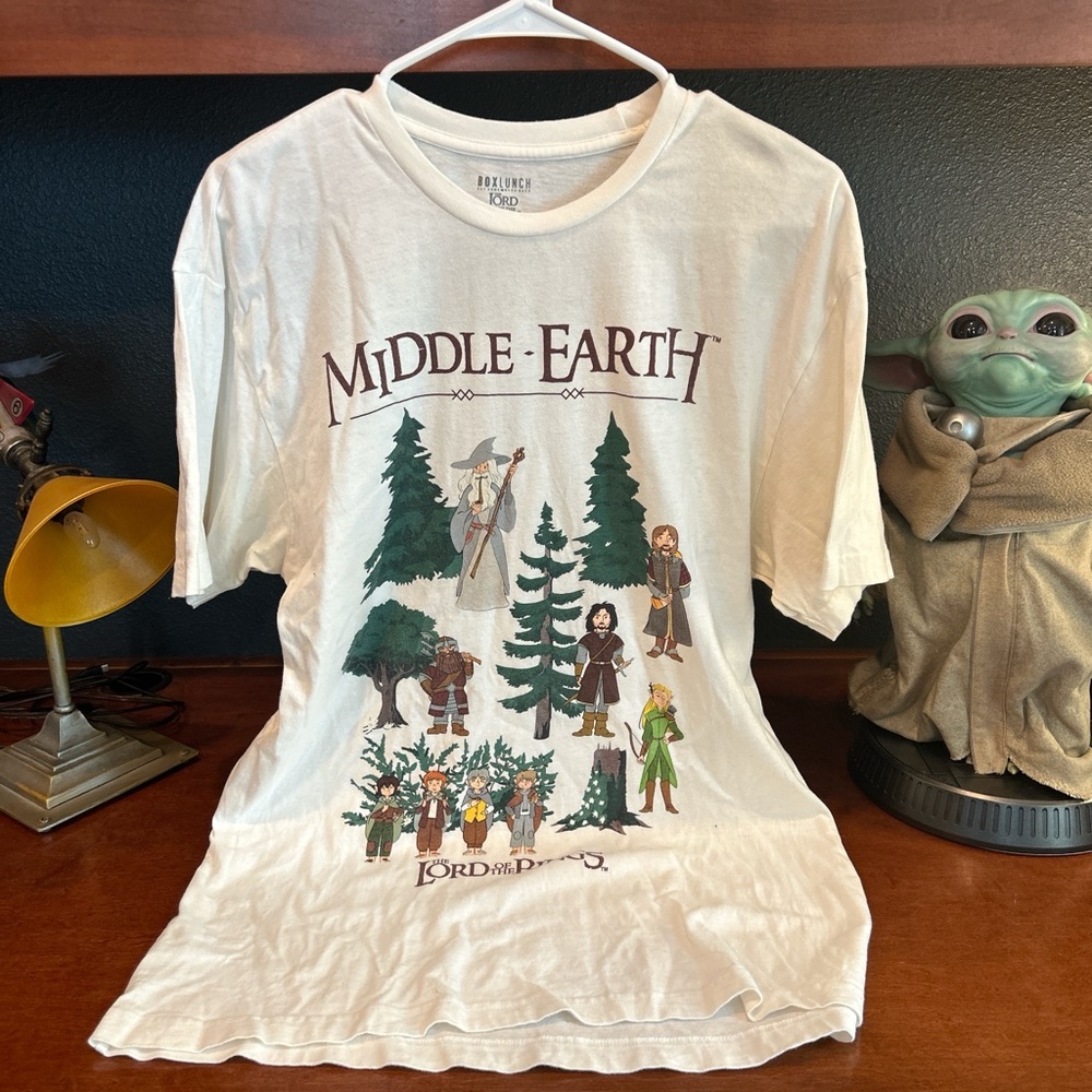Large Men’s Lord of the Rings Graphic Tee - White